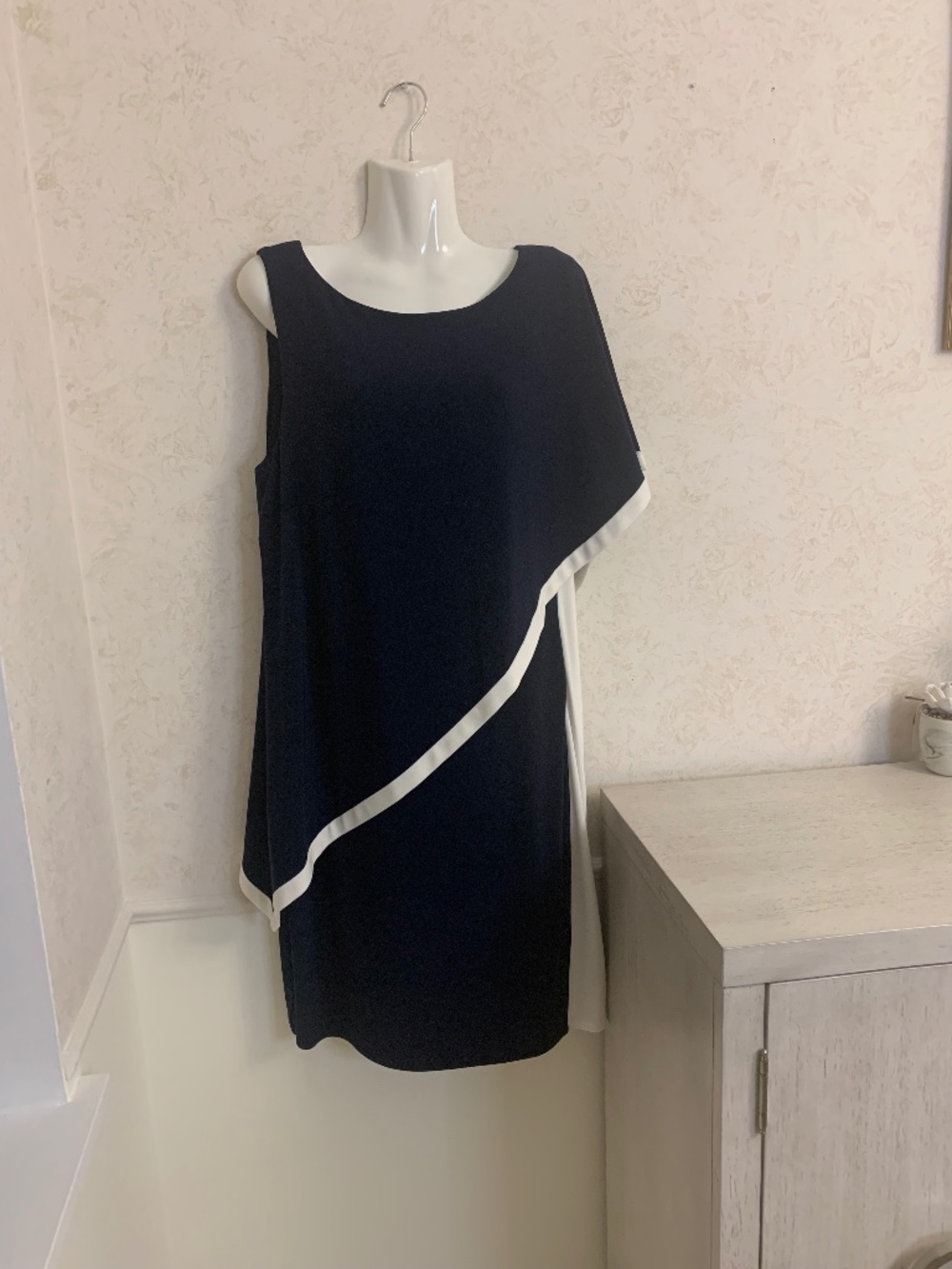 Lauren Ralph Lauren Blue and White Sleeveless Dress with Lining, Size 14